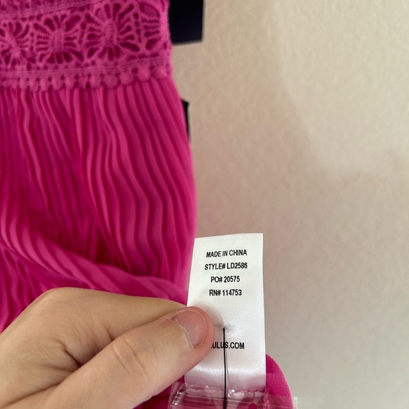 NWT Lulu's Something Wonderful Fuchsia Lace Pleated Skater Dress Pink Size Small - Picture 14 of 14